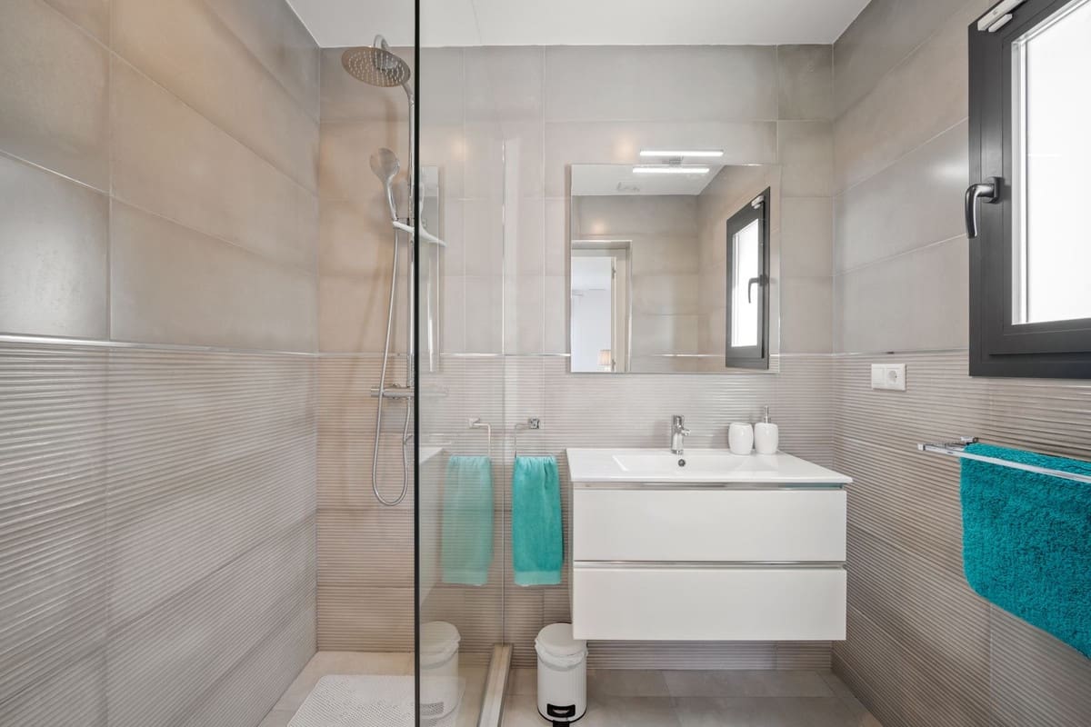 5 soverom Villa til salgs i La Cala de Mijas med garasje - € 1 950 000 (Ref: 9432551)