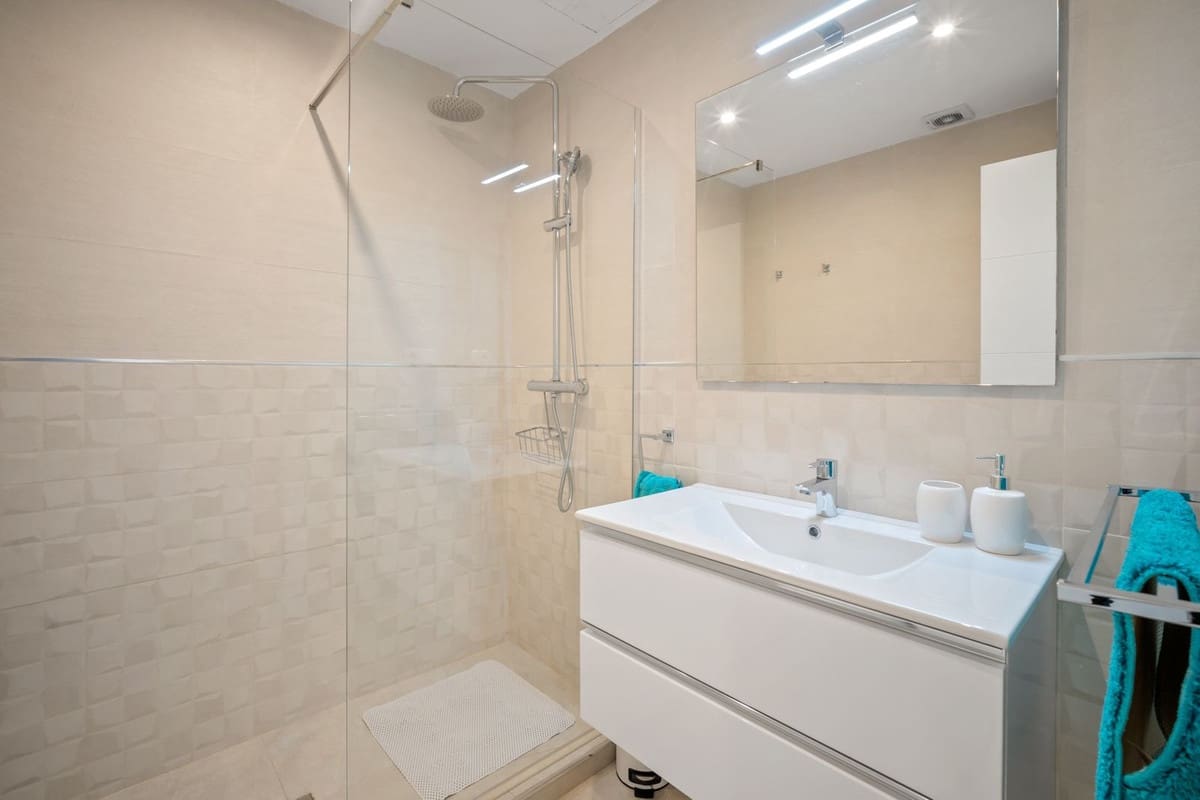 5 soverom Villa til salgs i La Cala de Mijas med garasje - € 1 950 000 (Ref: 9432551)