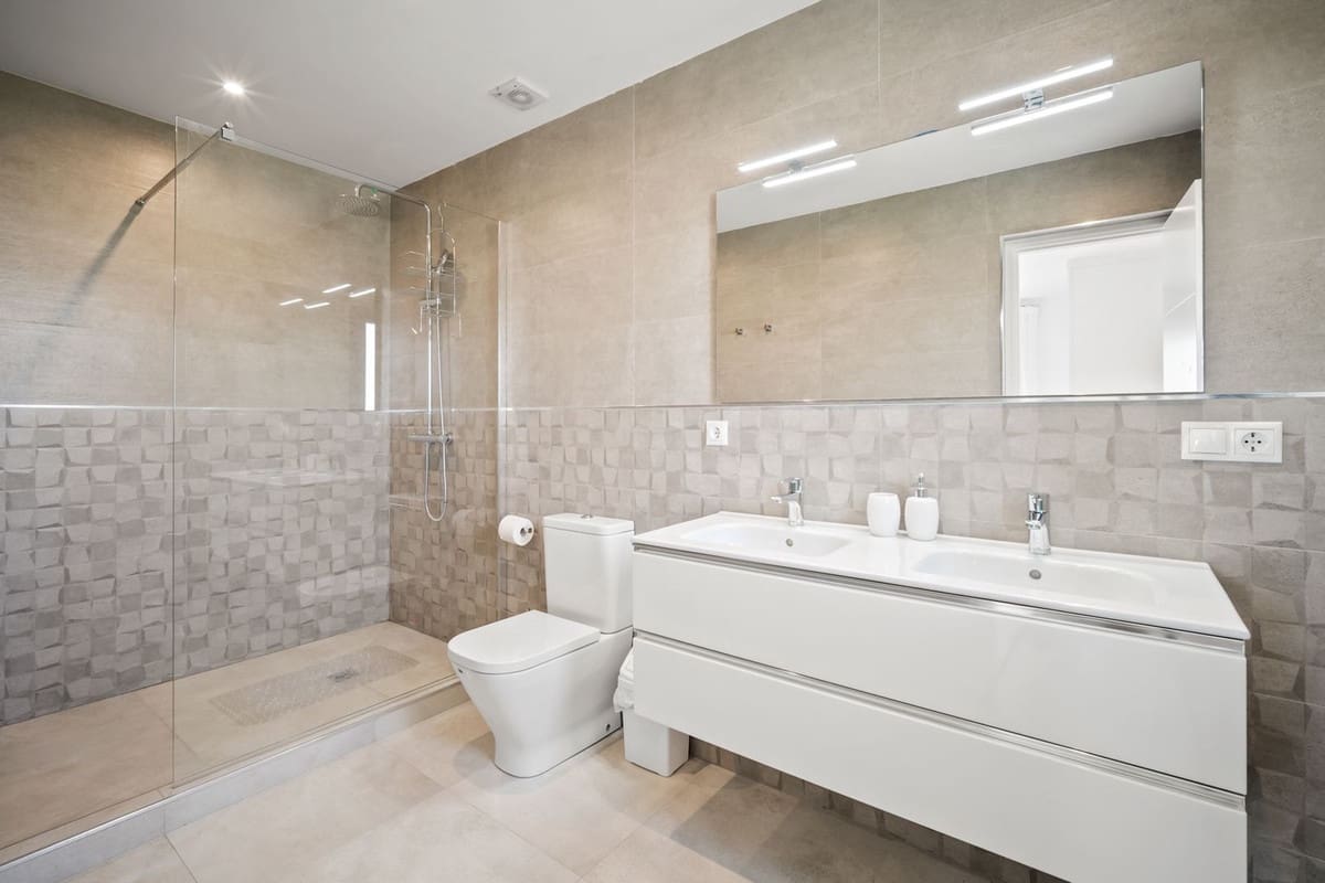 5 soverom Villa til salgs i La Cala de Mijas med garasje - € 1 950 000 (Ref: 9432551)