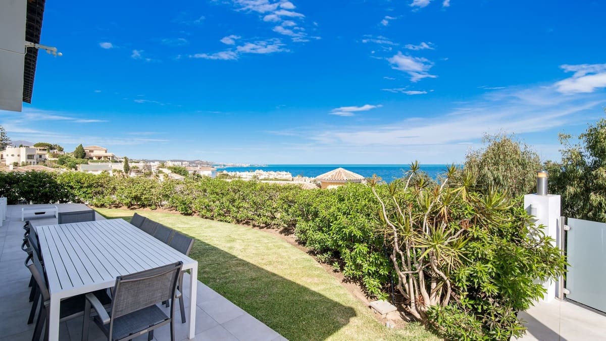 5 soverom Villa til salgs i La Cala de Mijas med garasje - € 1 950 000 (Ref: 9432551)