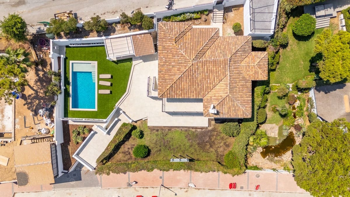 5 soveværelse Villa til salg i La Cala de Mijas med garage - € 2.295.000 (Ref: 9432552)