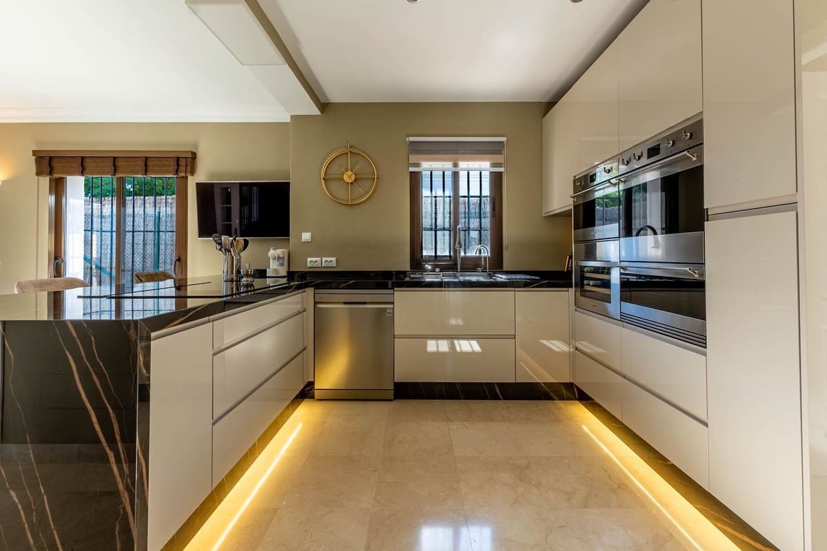 5 soveværelse Villa til salg i Mijas med garage - € 1.500.000 (Ref: 9432555)