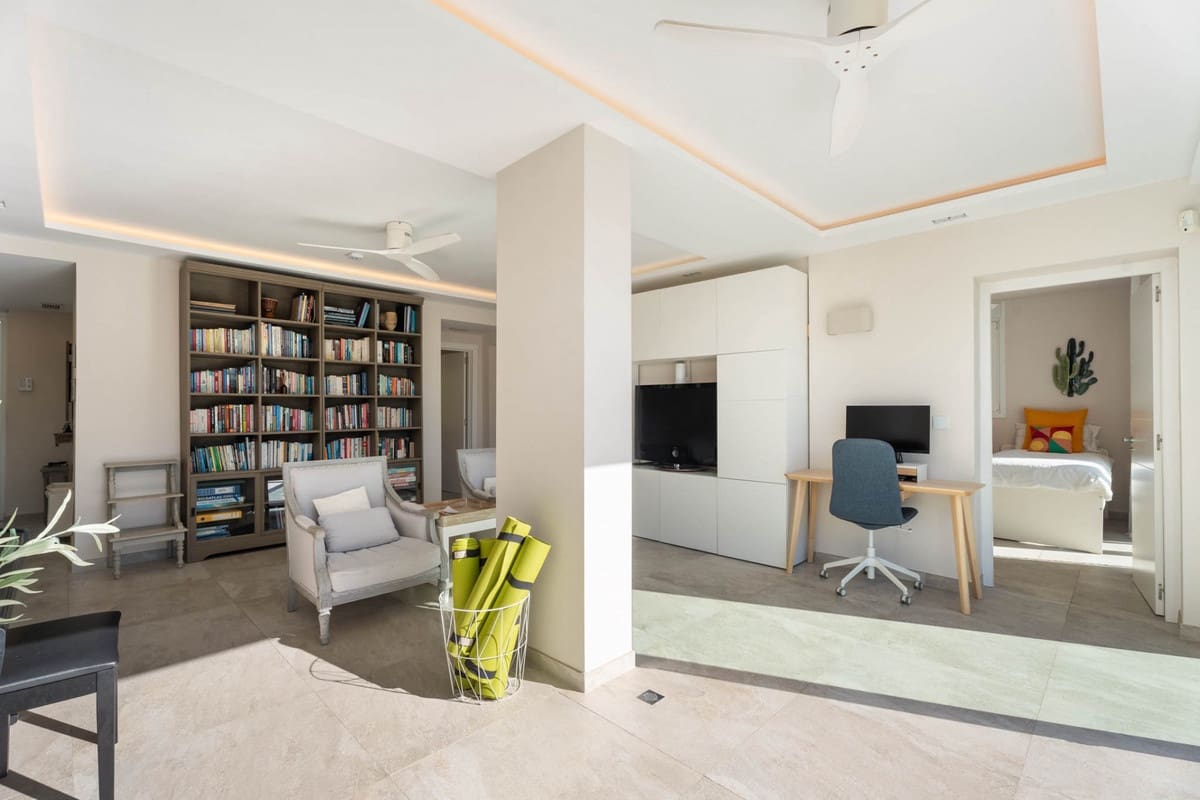 6 bedroom Villa for sale in El Rosario - € 2,595,000 (Ref: 9432556)