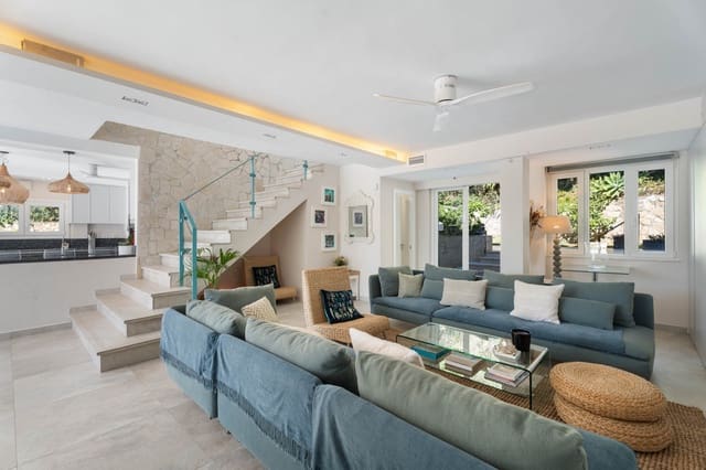 Chalet de 6 habitaciones en El Rosario, Marbella en venta - 2.595.000 € (Ref: 9432556)