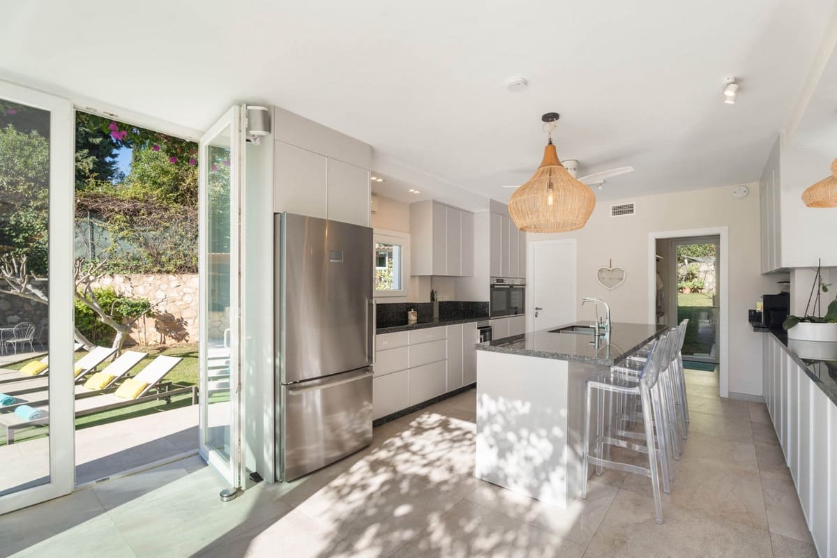 6 sypialnia Willa na sprzedaż w El Rosario - 2 380 000 € (Ref: 9432556)