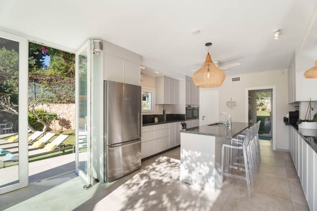 6 sovrum Villa till salu i El Rosario, Marbella - 2 380 000 € (Ref: 9432556)