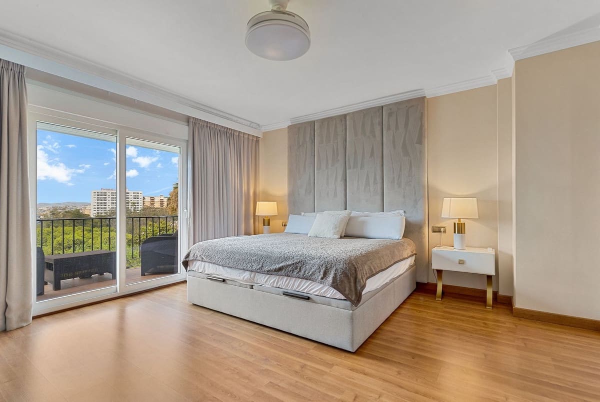 6 sypialnia Willa na sprzedaż w Torrequebrada z garażem - 2 499 000 € (Ref: 9432561)