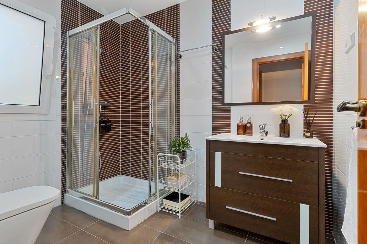 6 bedroom Villa for sale in Torrequebrada with garage - € 2,499,000 (Ref: 9432561)