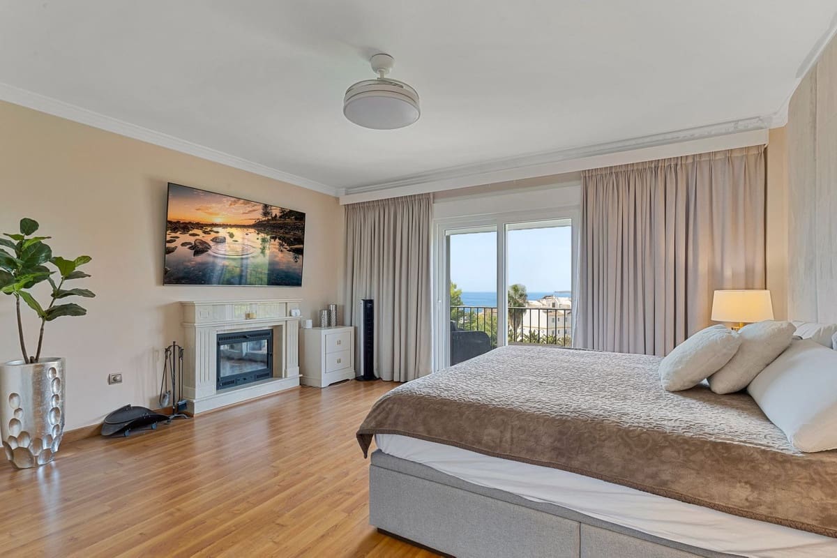 6 sypialnia Willa na sprzedaż w Torrequebrada z garażem - 2 499 000 € (Ref: 9432561)