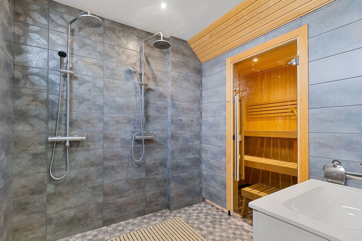 6 sypialnia Willa na sprzedaż w Torrequebrada z garażem - 2 499 000 € (Ref: 9432561)