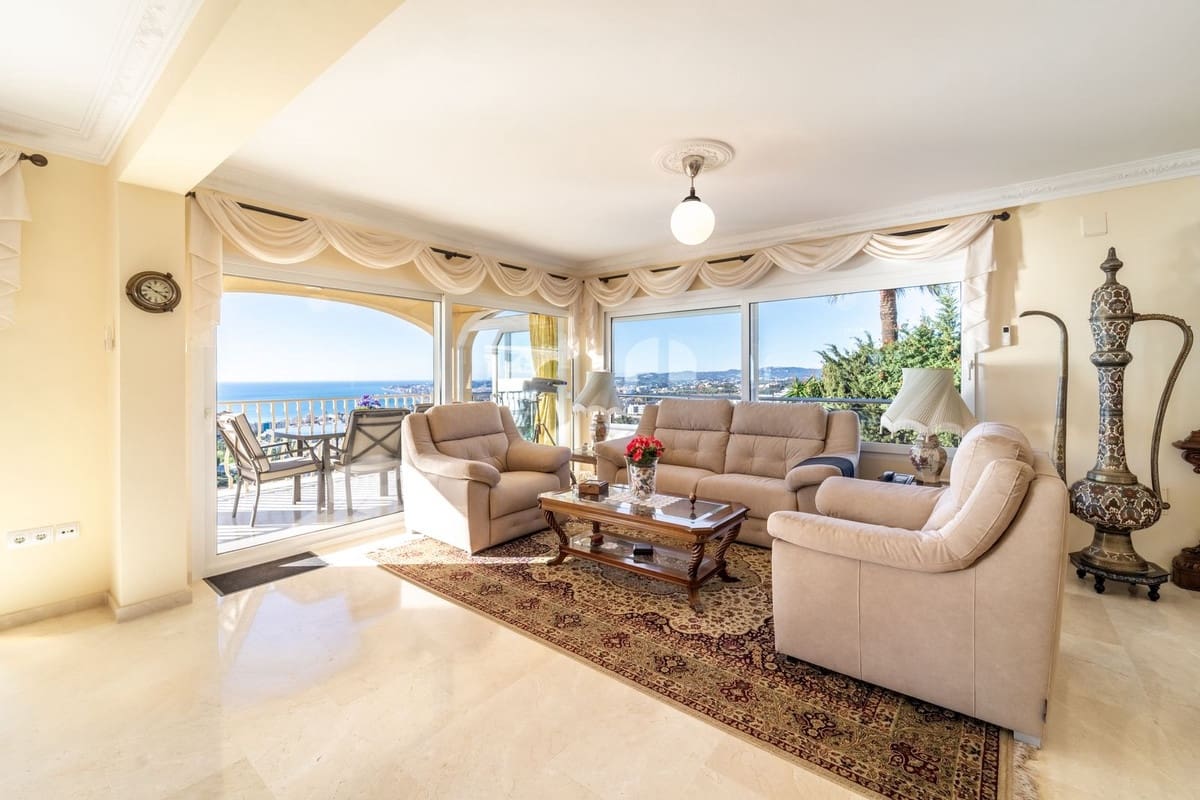 5 makuuhuone Huvila myytävänä paikassa Mijas mukana 
autotalli - 1 890 000 € (Ref: 9432562)