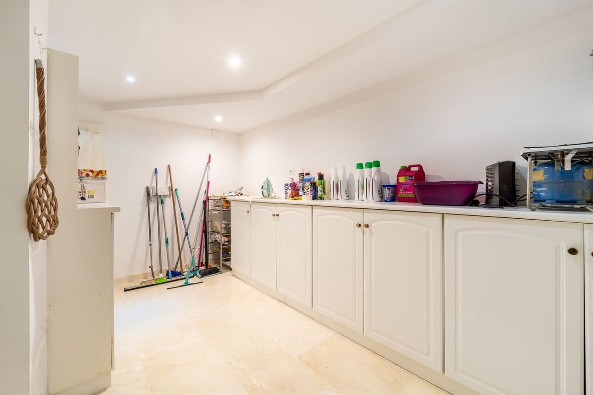 5 makuuhuone Huvila myytävänä paikassa Mijas mukana 
autotalli - 1 890 000 € (Ref: 9432562)