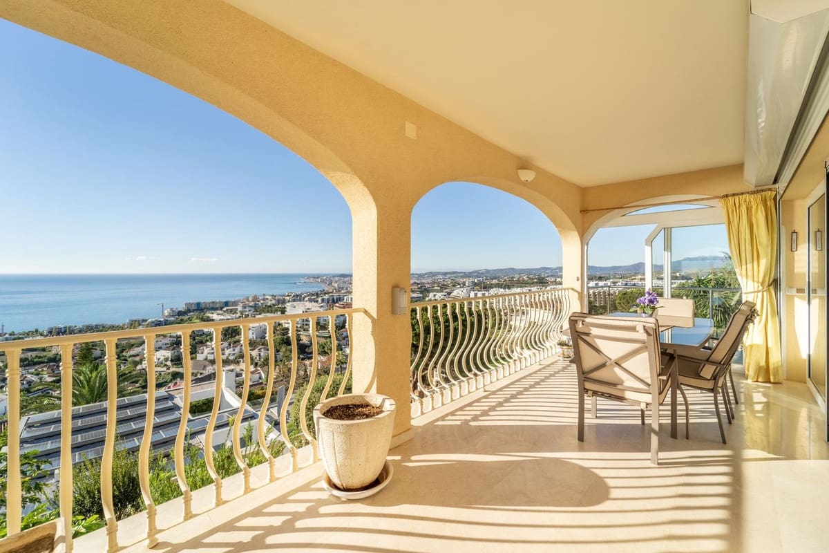 5 makuuhuone Huvila myytävänä paikassa Mijas mukana 
autotalli - 1 890 000 € (Ref: 9432562)