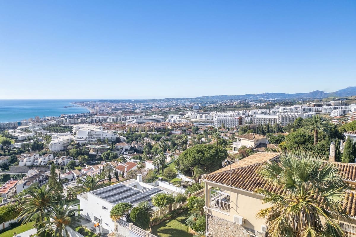 5 makuuhuone Huvila myytävänä paikassa Mijas mukana 
autotalli - 1 890 000 € (Ref: 9432562)