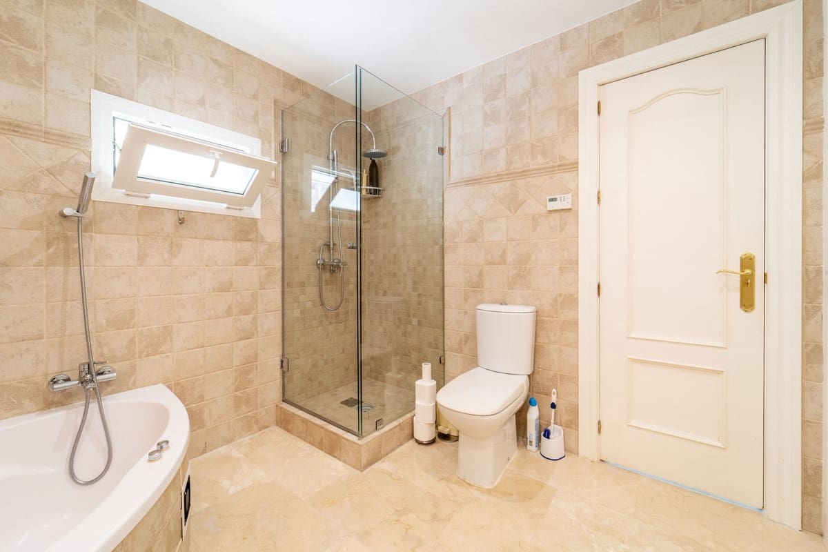 5 makuuhuone Huvila myytävänä paikassa Mijas mukana 
autotalli - 1 890 000 € (Ref: 9432562)