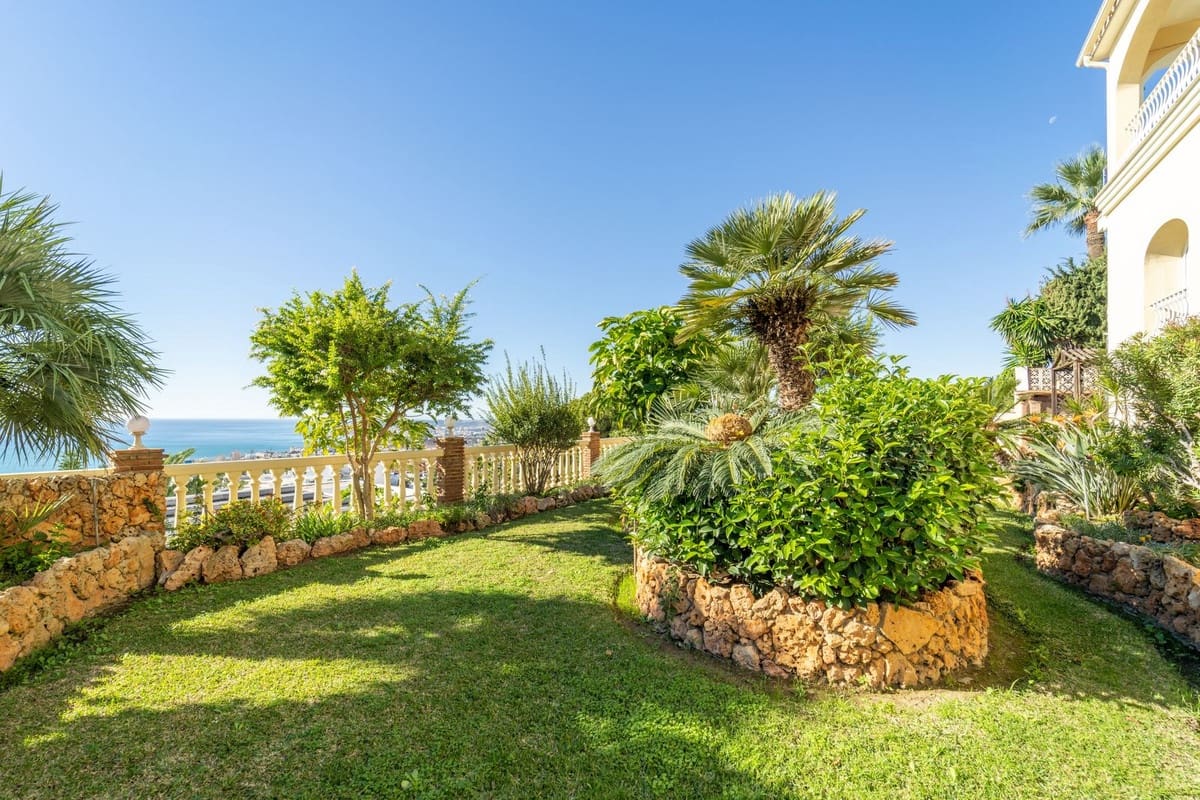 5 makuuhuone Huvila myytävänä paikassa Mijas mukana 
autotalli - 1 890 000 € (Ref: 9432562)