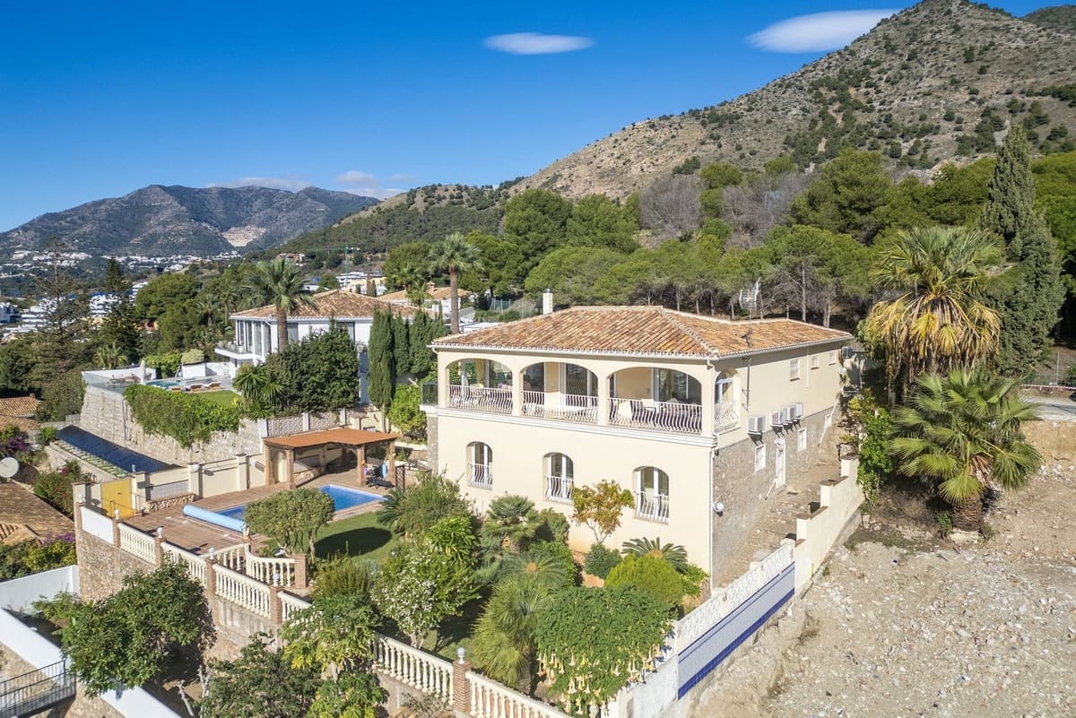 5 makuuhuone Huvila myytävänä paikassa Mijas mukana 
autotalli - 1 890 000 € (Ref: 9432562)