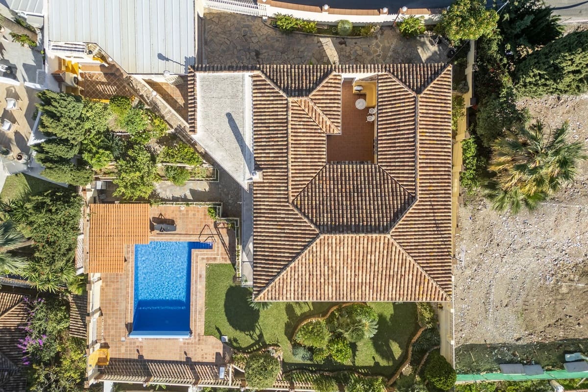 5 makuuhuone Huvila myytävänä paikassa Mijas mukana 
autotalli - 1 890 000 € (Ref: 9432562)