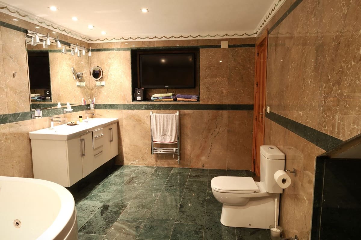 4 sovrum Villa till salu i Torremuelle med garage - 1 340 000 € (Ref: 9432566)