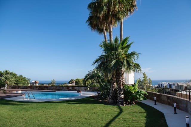 4 makuuhuone Huvila myytävänä paikassa Benalmádena mukana 
autotalli - 1 840 000 € (Ref: 9432567)