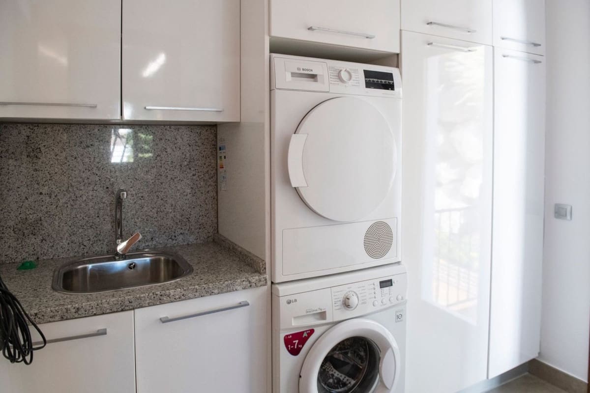 4 bedroom Villa for sale in Benalmadena with garage - € 1,650,000 (Ref: 9432567)