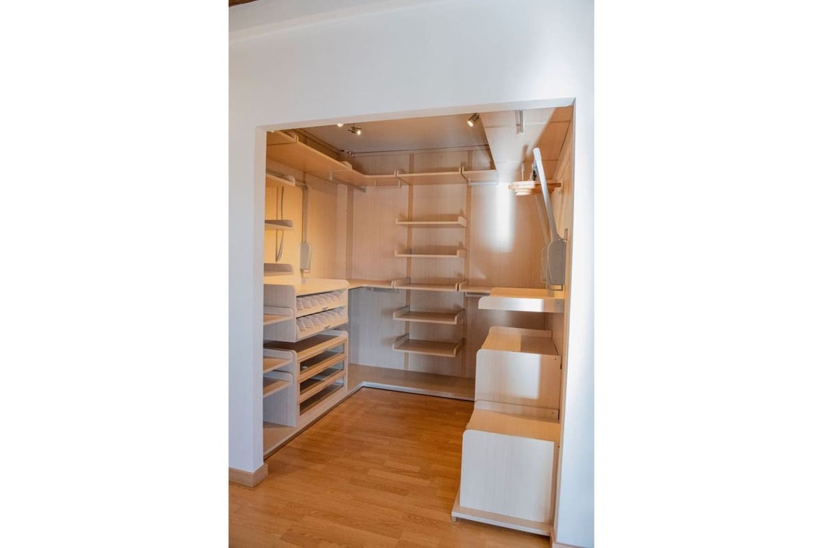 4 bedroom Villa for sale in Benalmadena with garage - € 1,650,000 (Ref: 9432567)