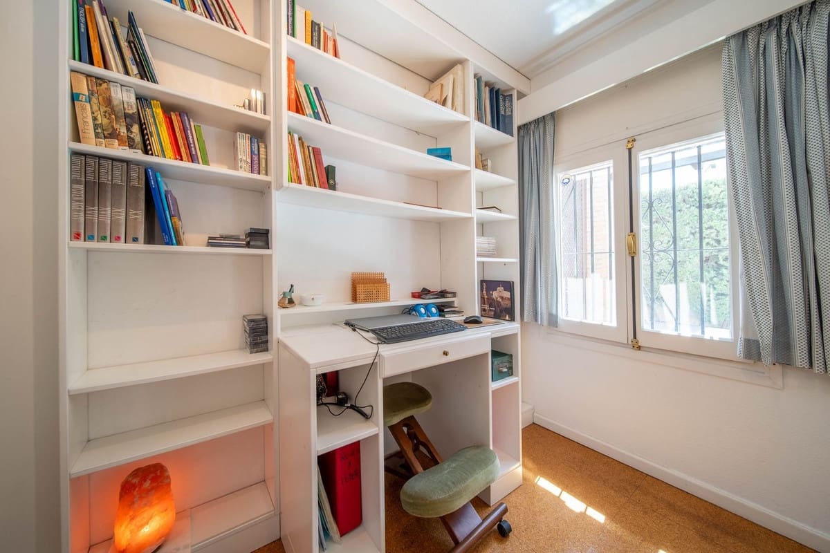 Chalet de 3 habitaciones en Fuengirola en venta - 1.250.000 € (Ref: 9432568)