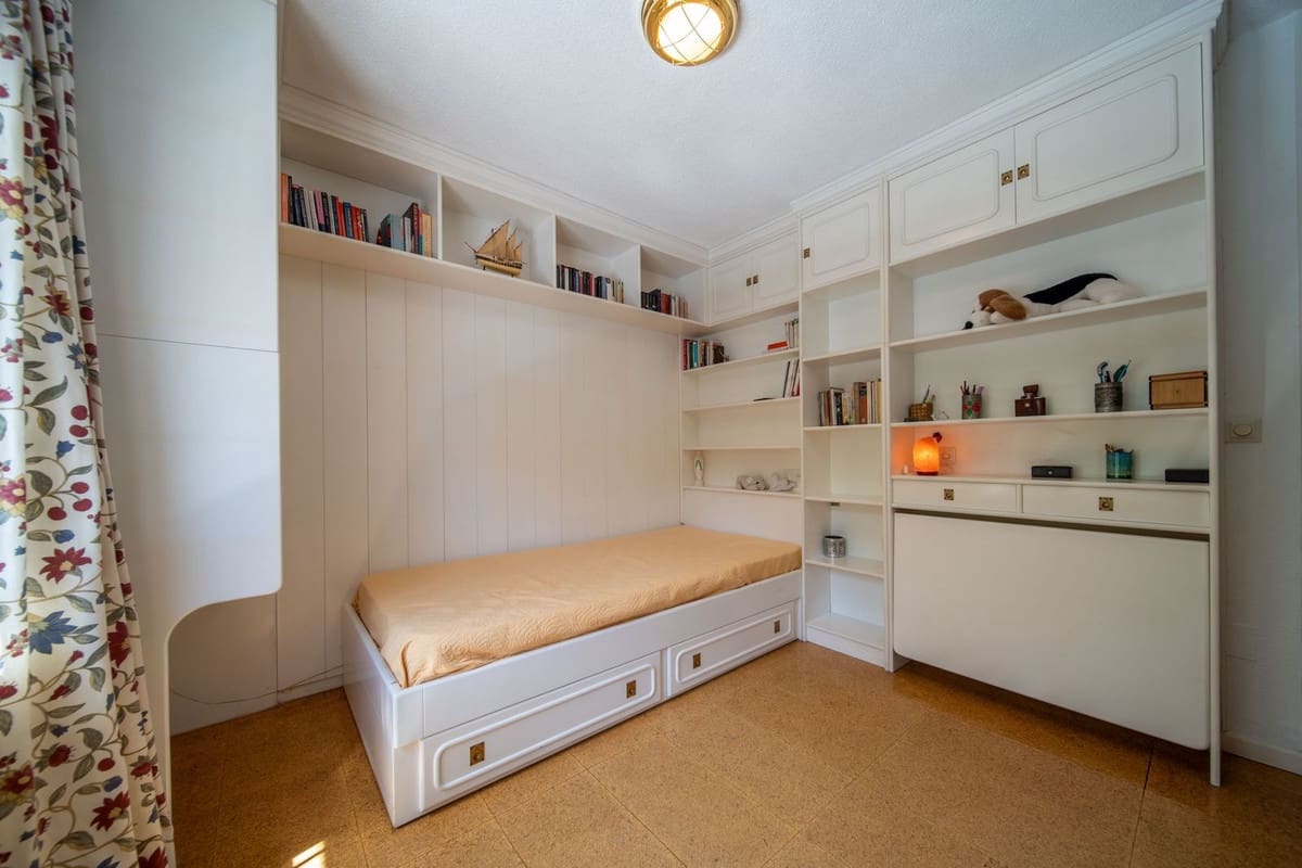 Chalet de 3 habitaciones en Fuengirola en venta - 1.250.000 € (Ref: 9432568)