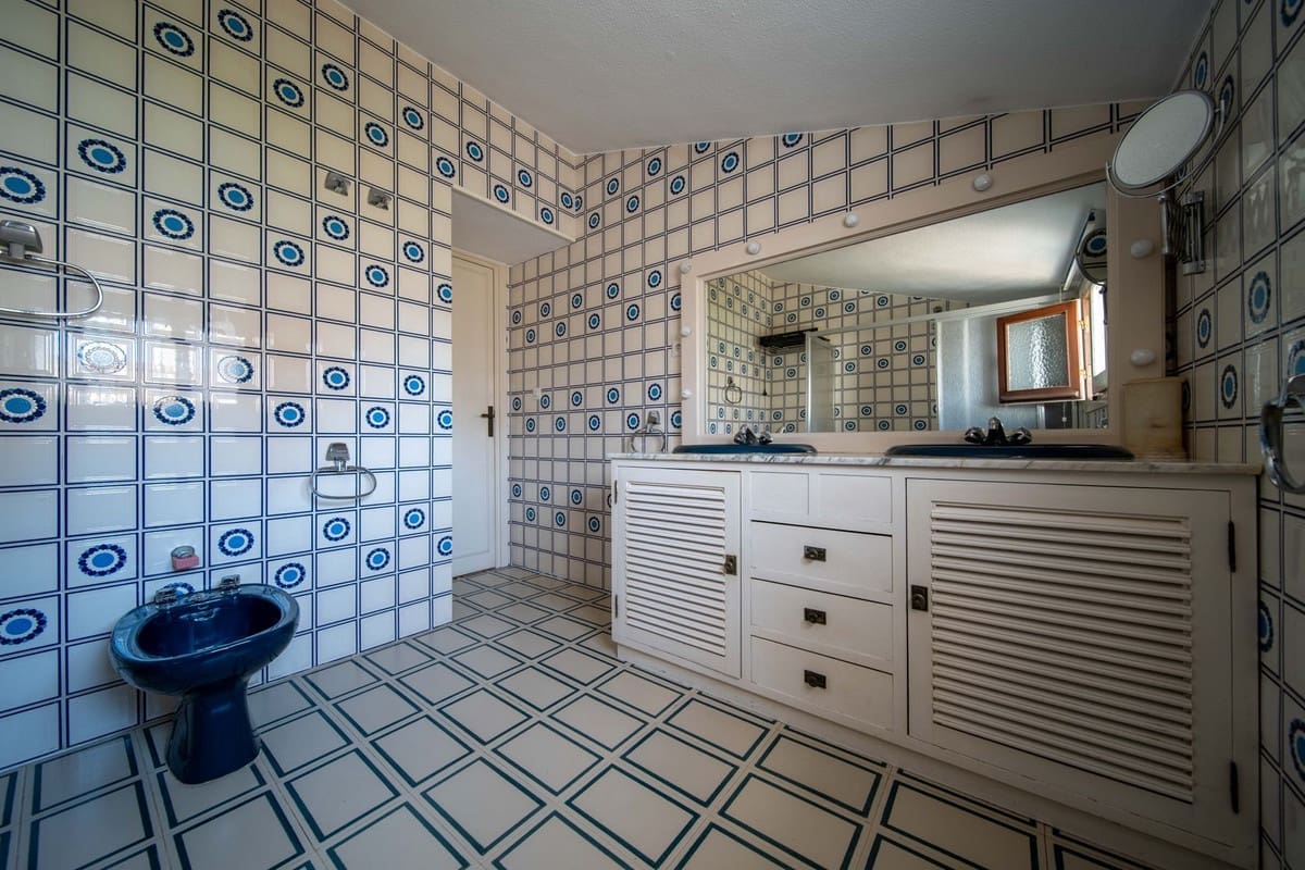 Chalet de 3 habitaciones en Fuengirola en venta - 1.250.000 € (Ref: 9432568)