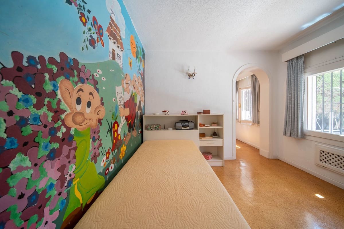 Chalet de 3 habitaciones en Fuengirola en venta - 1.250.000 € (Ref: 9432568)