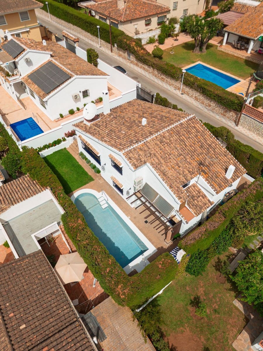 Chalet de 3 habitaciones en Fuengirola en venta - 1.250.000 € (Ref: 9432568)
