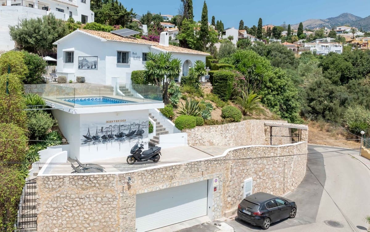 3 slaapkamer Villa te koop in Fuengirola met garage - € 1.245.000 (Ref: 9432569)