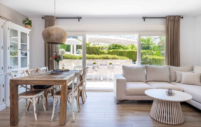 3 slaapkamer Villa te koop in Torreblanca, Fuengirola met garage - € 1.245.000 (Ref: 9432569)