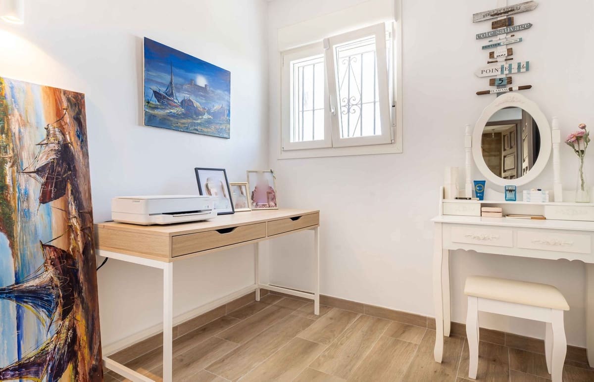 3 slaapkamer Villa te koop in Fuengirola met garage - € 1.245.000 (Ref: 9432569)