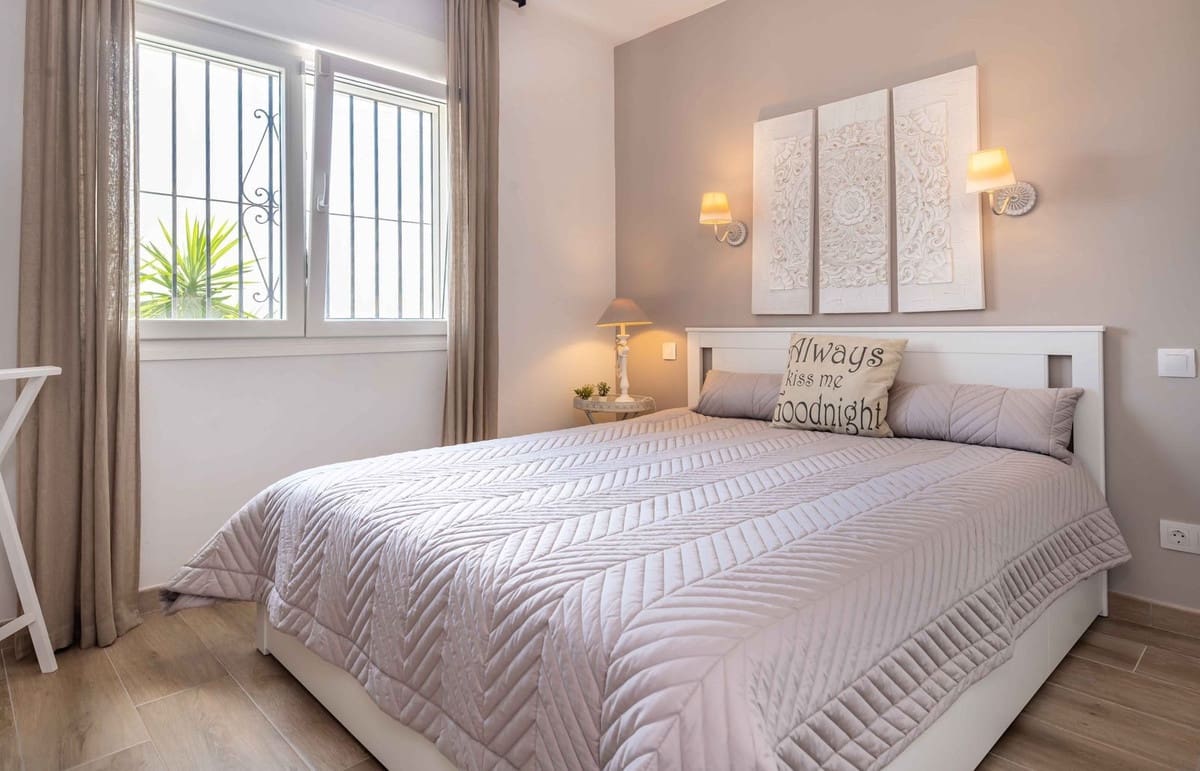 3 slaapkamer Villa te koop in Fuengirola met garage - € 1.245.000 (Ref: 9432569)