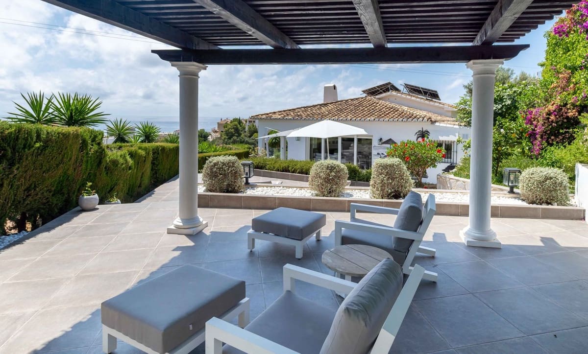 3 soveværelse Villa til salg i Fuengirola med garage - € 1.175.000 (Ref: 9432569)
