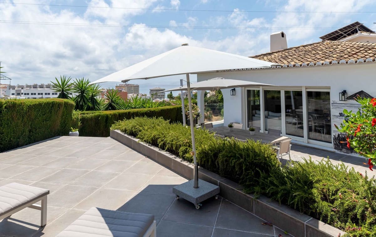 3 soveværelse Villa til salg i Fuengirola med garage - € 1.175.000 (Ref: 9432569)