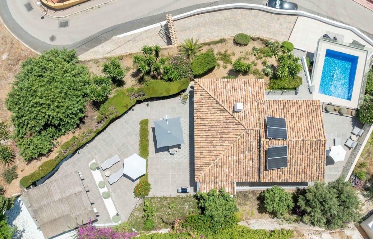 3 soveværelse Villa til salg i Fuengirola med garage - € 1.175.000 (Ref: 9432569)