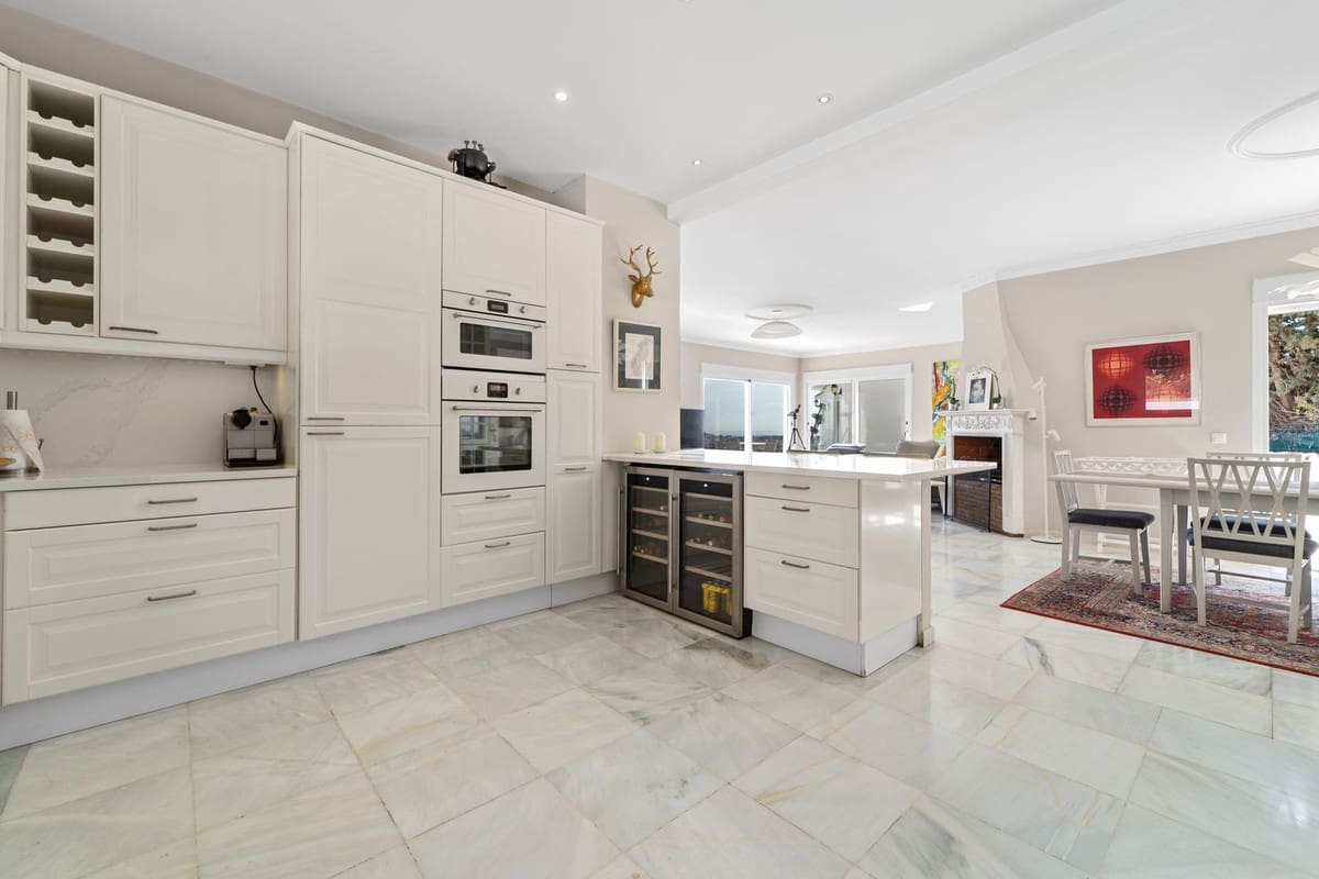 4 soverom Villa til salgs i La Sierrezuela med garasje - € 1 795 000 (Ref: 9432570)