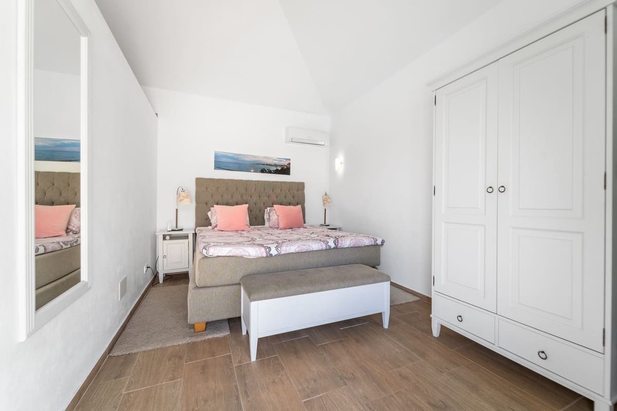 4 soverom Villa til salgs i La Sierrezuela med garasje - € 1 795 000 (Ref: 9432570)