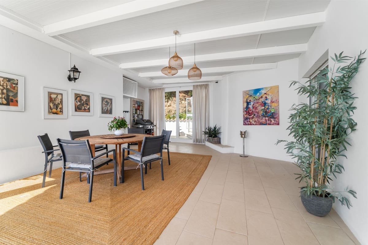 4 soverom Villa til salgs i La Sierrezuela med garasje - € 1 795 000 (Ref: 9432570)