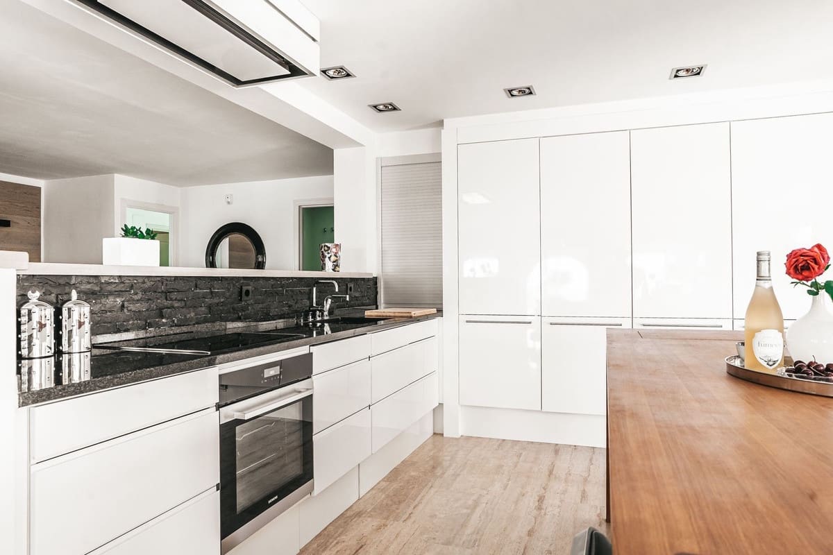 4 bedroom Villa for sale in La Capellania with garage - € 2,695,000 (Ref: 9432571)