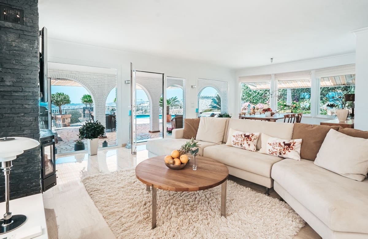 4 bedroom Villa for sale in La Capellania with garage - € 2,695,000 (Ref: 9432571)