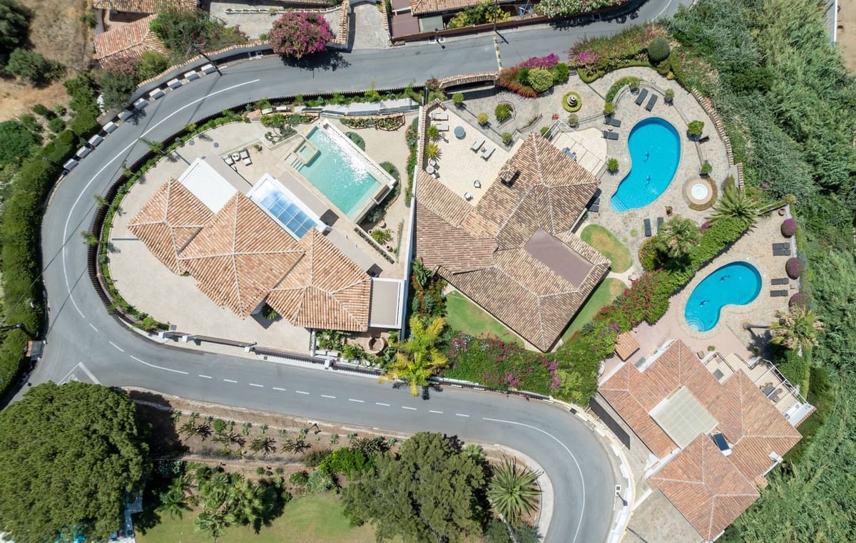 4 bedroom Villa for sale in La Capellania with garage - € 2,695,000 (Ref: 9432571)