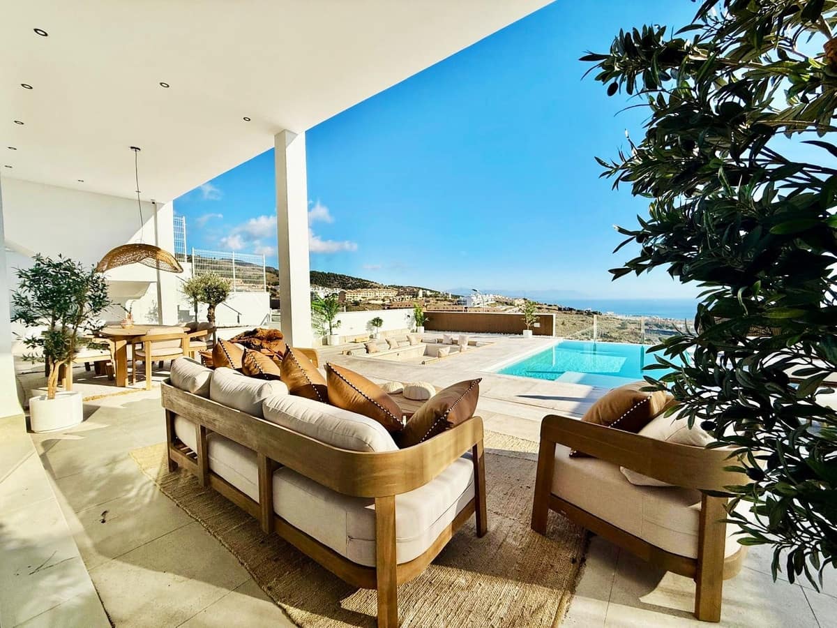 4 sypialnia Willa na sprzedaż w Benalmadena z garażem - 1 695 000 € (Ref: 9432573)