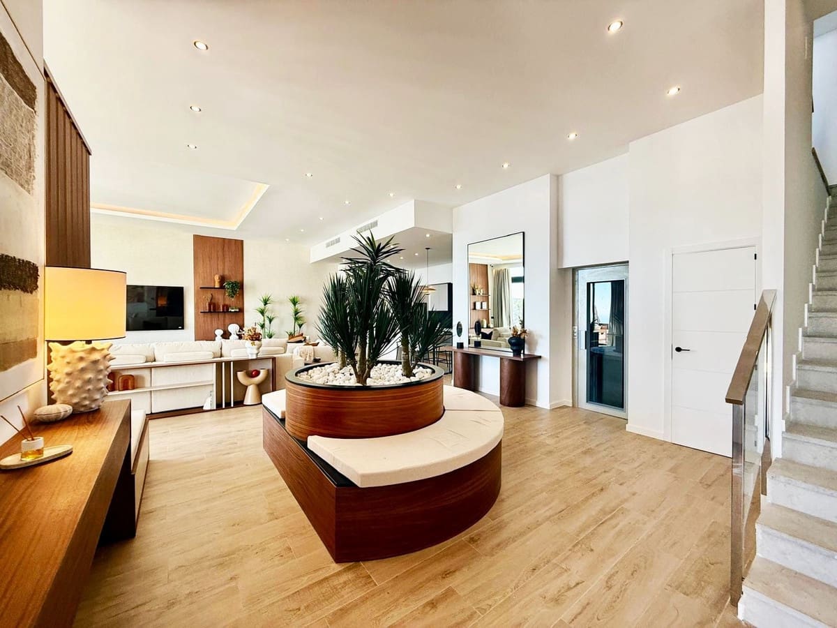 4 sypialnia Willa na sprzedaż w Benalmadena z garażem - 1 695 000 € (Ref: 9432573)