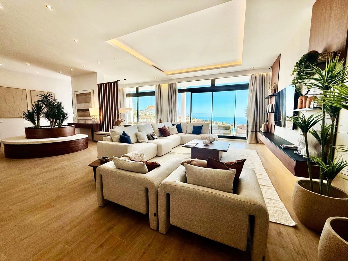 4 sypialnia Willa na sprzedaż w Benalmadena z garażem - 1 695 000 € (Ref: 9432573)