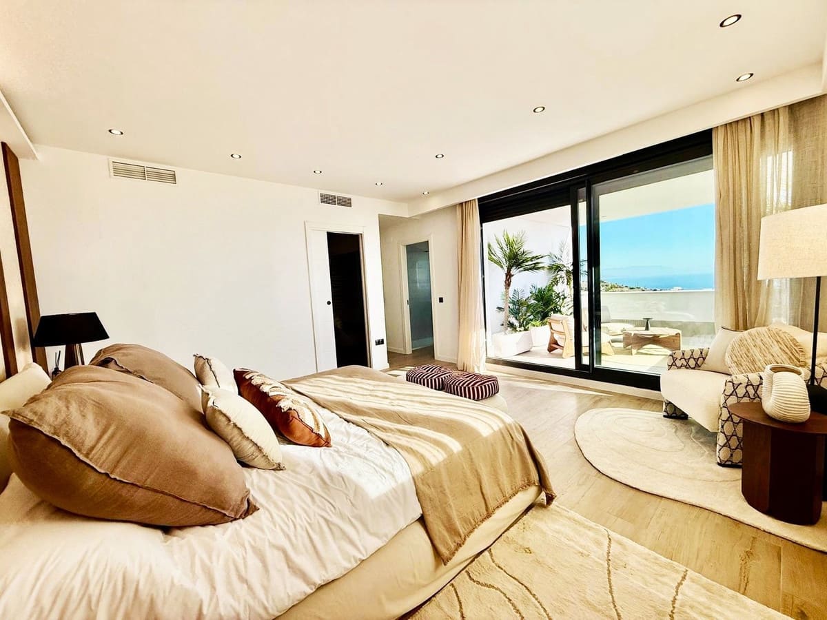 4 sypialnia Willa na sprzedaż w Benalmadena z garażem - 1 695 000 € (Ref: 9432573)