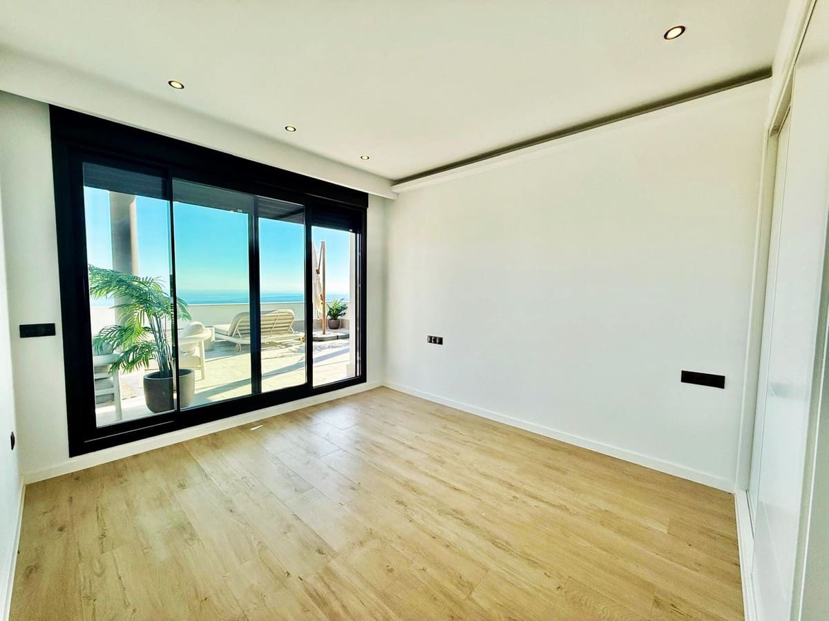 4 sypialnia Willa na sprzedaż w Benalmadena z garażem - 1 695 000 € (Ref: 9432573)