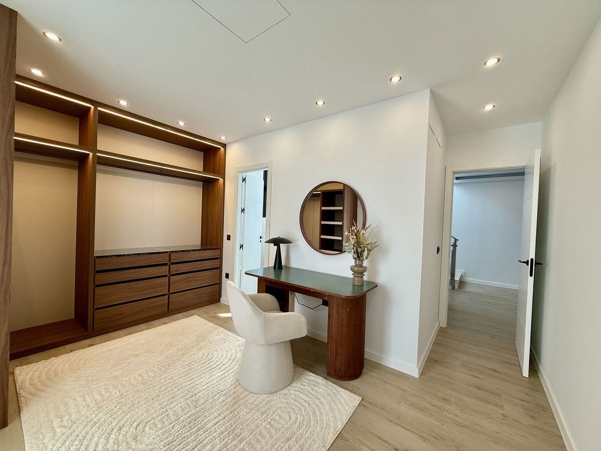 4 sypialnia Willa na sprzedaż w Benalmadena z garażem - 1 695 000 € (Ref: 9432573)